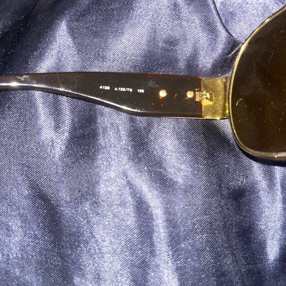 Chanel - Picture 5 of 8